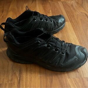 Men’s US10.5 Salomon
XA Pro 3D V8 GTX Goretex